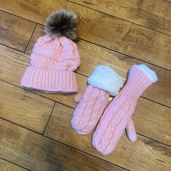 Cozy Pink Knit toque Hat and Mittens Set with pom Pom - Picture 2 of 2